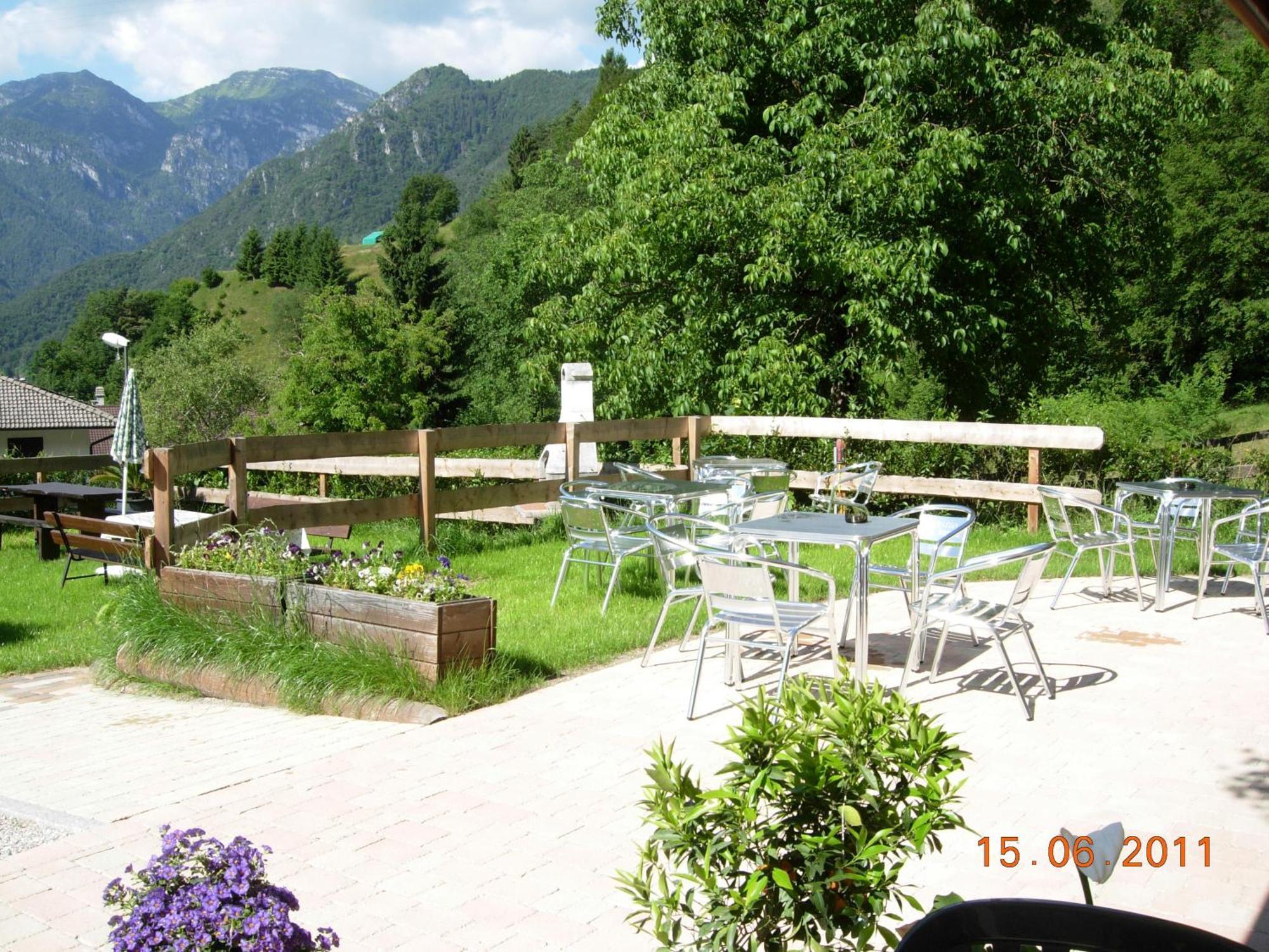 B&B Ledro Affittacamere Mezzolago Kültér fotó