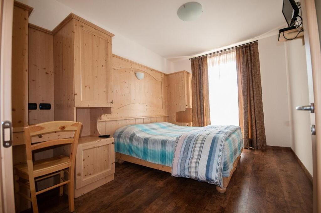 B&B Ledro Affittacamere Mezzolago Szoba fotó