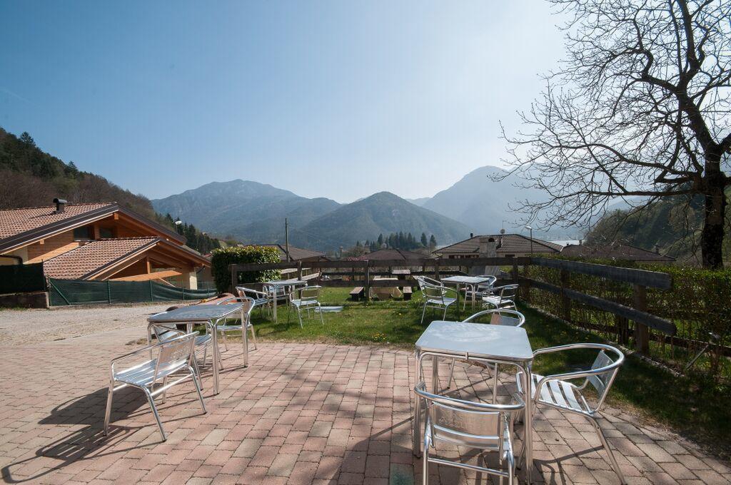 B&B Ledro Affittacamere Mezzolago Kültér fotó